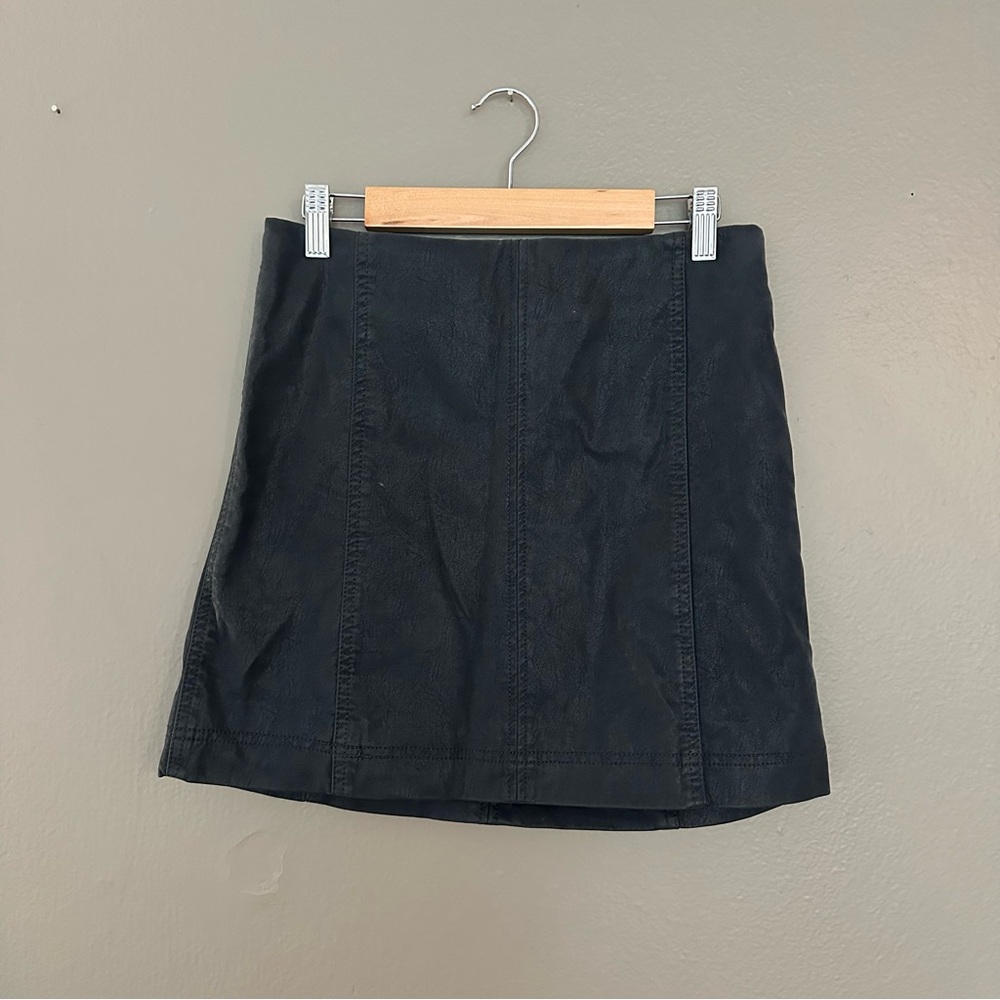 NWT Women's Suede Like Skirt - Small